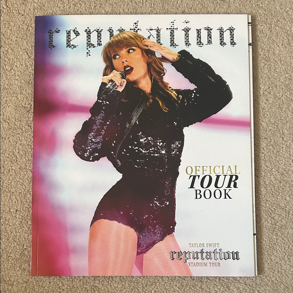 Taylor Swift Reputation Tour Official Book